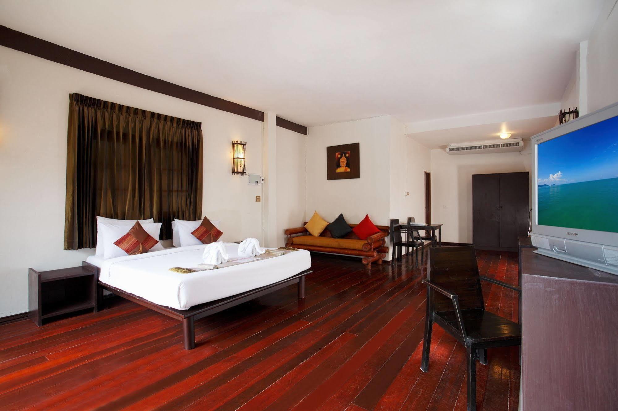 Bamboo Beach Hotel & Spa Patong Dış mekan fotoğraf