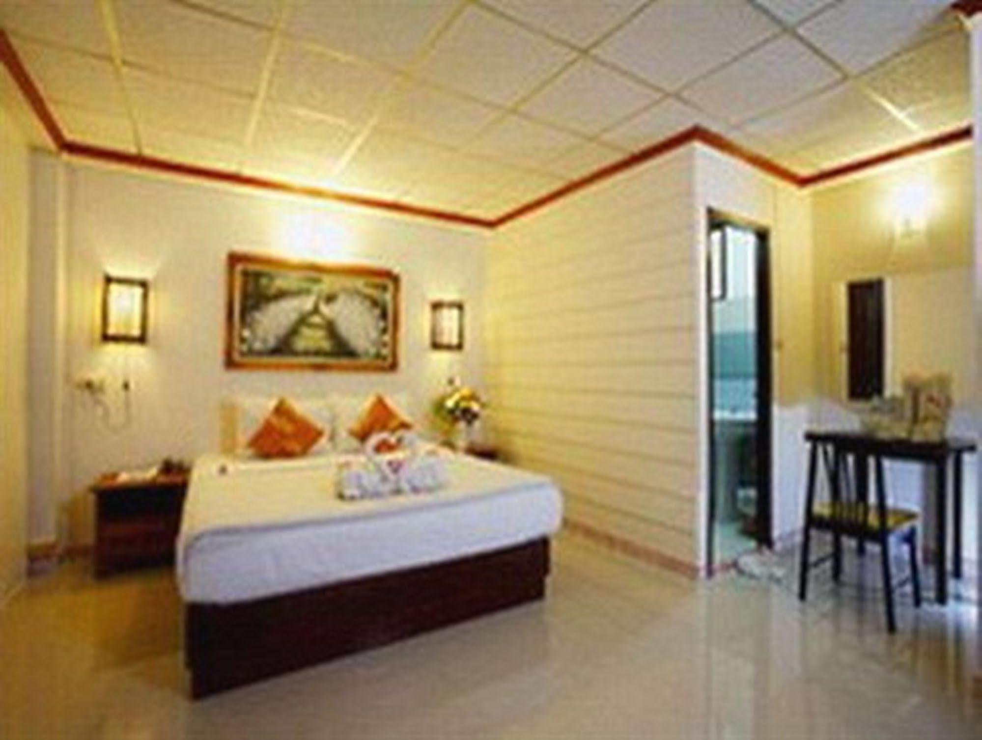 Bamboo Beach Hotel & Spa Patong Dış mekan fotoğraf
