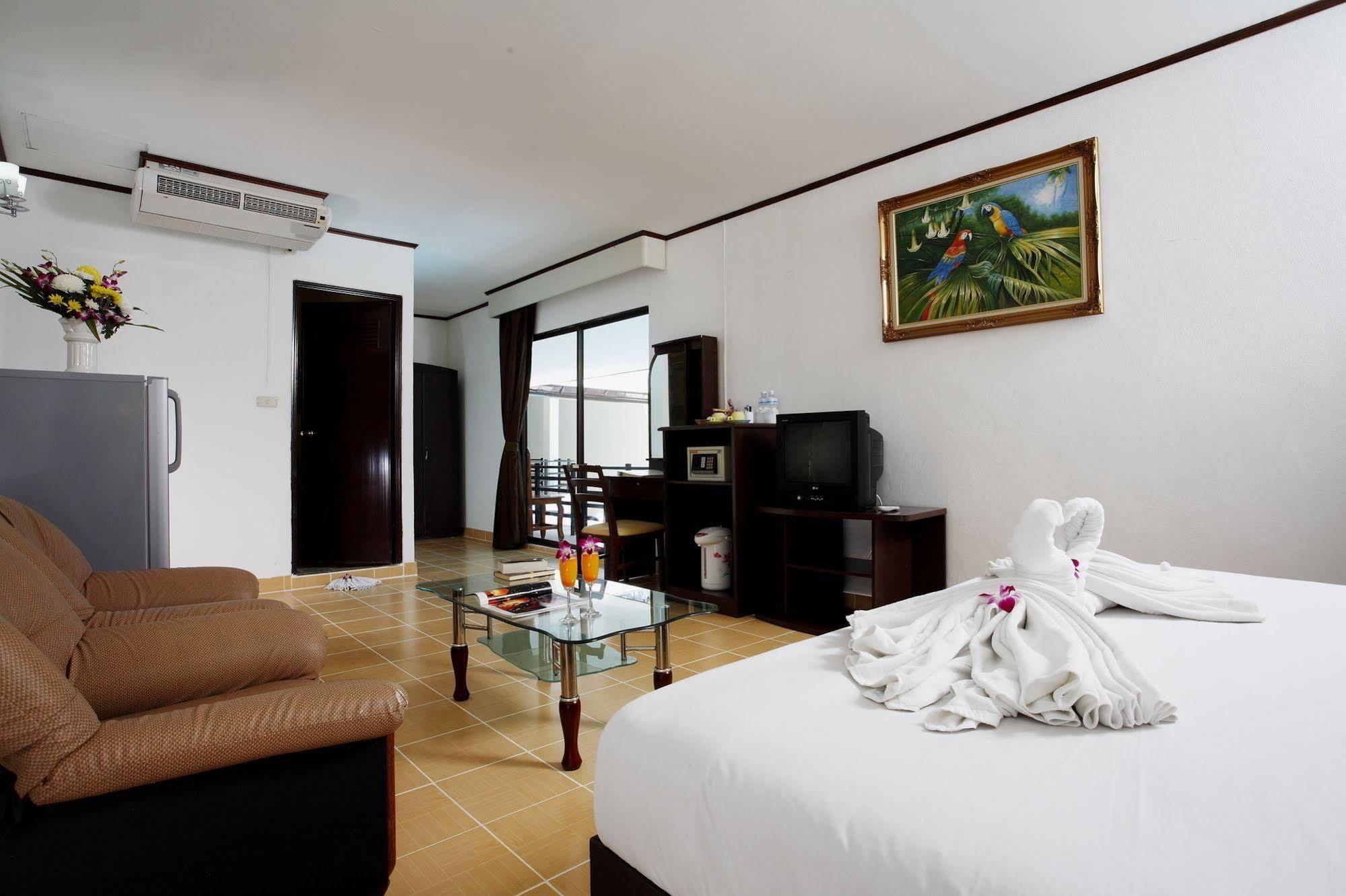 Bamboo Beach Hotel & Spa Patong Dış mekan fotoğraf