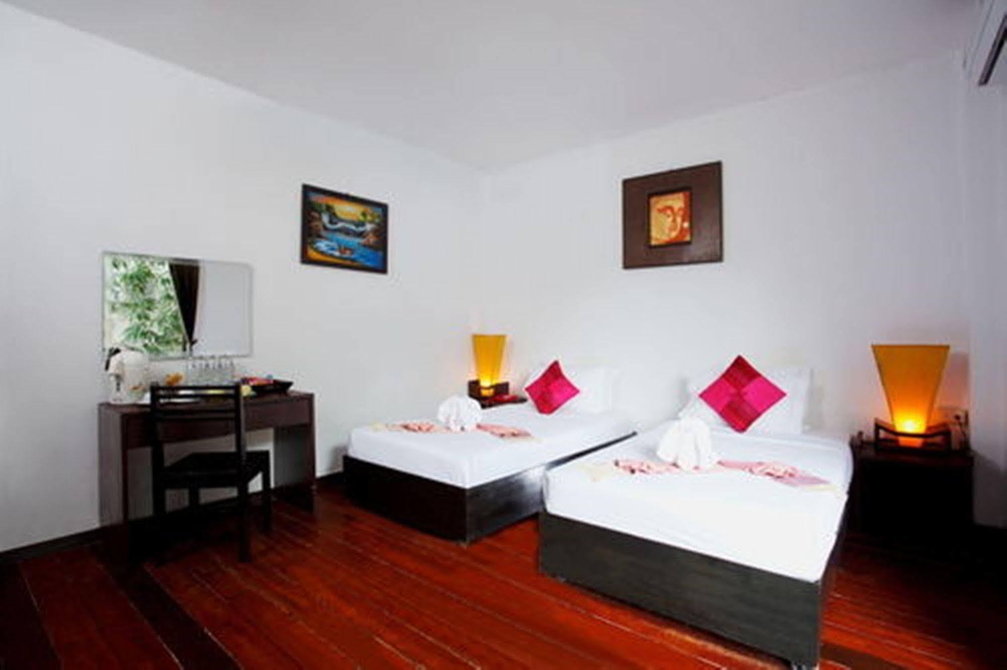 Bamboo Beach Hotel & Spa Patong Dış mekan fotoğraf